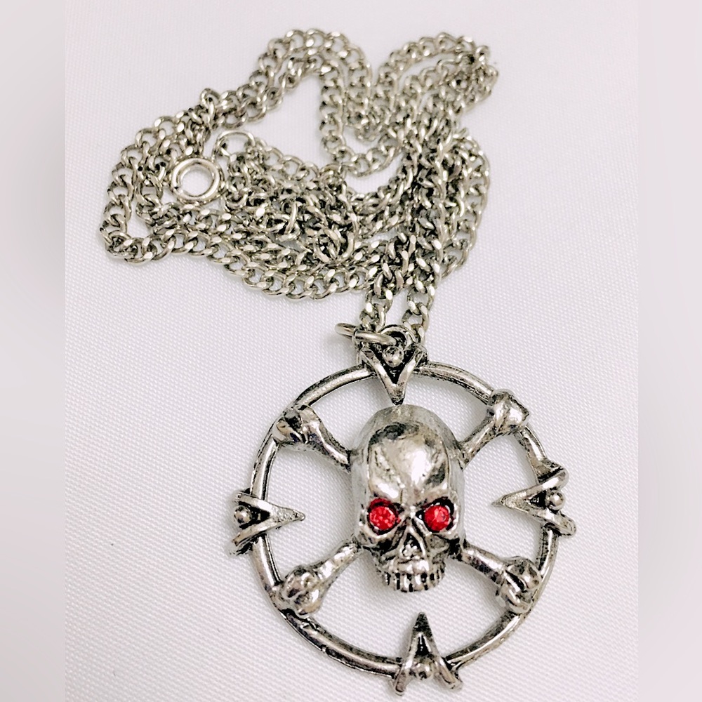 JPI 2002 Red Eye Silver Skull Wheel Necklace